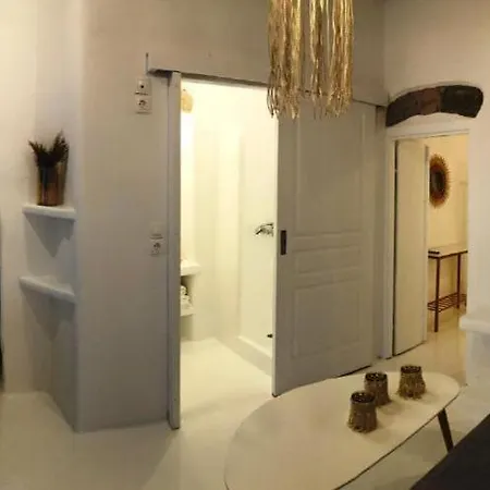 בית נופש Milos Heritage 1883 *