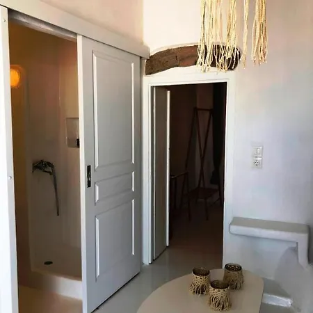 בית נופש Milos Heritage 1883 *